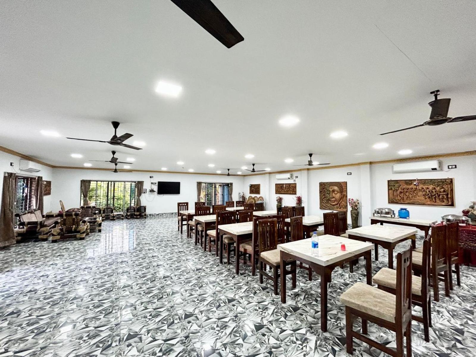 Palli Bangla Resort, Near Ruby Hospital, Anandapur Kolkata Bagian luar foto