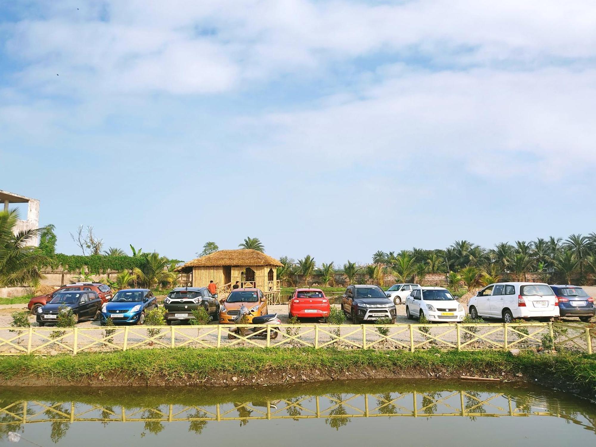 Palli Bangla Resort, Near Ruby Hospital, Anandapur Kolkata Bagian luar foto