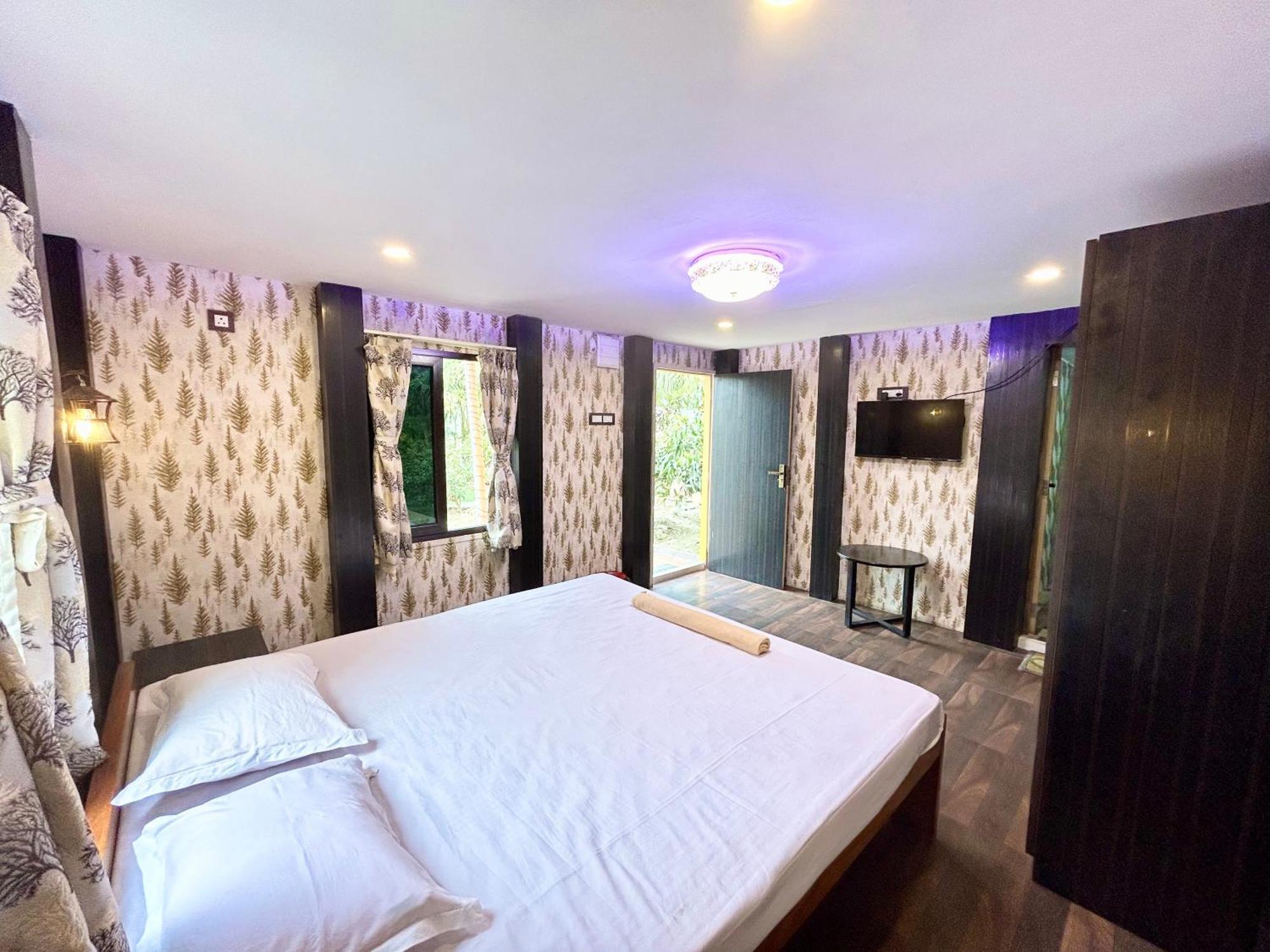 Palli Bangla Resort, Near Ruby Hospital, Anandapur Kolkata Bagian luar foto